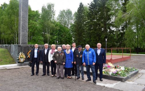 59697700 354409561875516_7853594824564277248_n